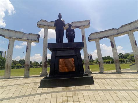 Kisah Klasik Duniaku Jalan Jalan Perdana Ke Monumen Tugu Pahlawan Surabaya