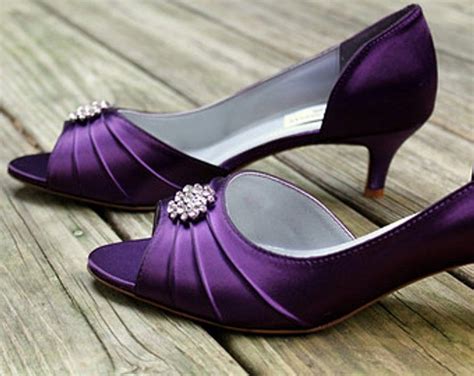 Manolo blahnik black satin pointy toe heel with hanging rhinestone ankle strap. A low heel, with a little bling and some detailing | Purple wedding shoes, Purple wedding shoes ...