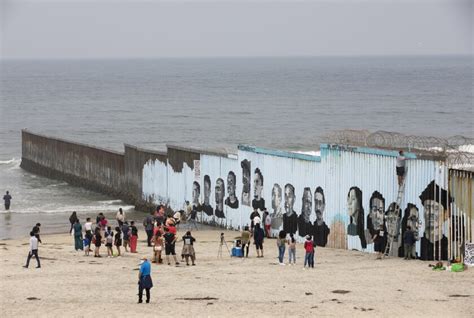 The Playas De Tijuana Mural Project La Times Article About Our