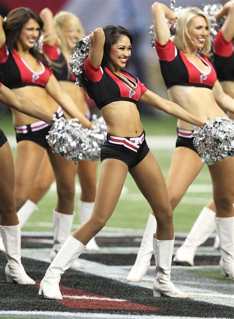 Photos Of The Beautiful NFL Cheerleading Squads Atlanta Falcons Cheerleaders Viralscape