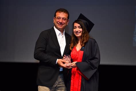 Ekrem İmamoğlu on Twitter MEF Üniversitesi mezuniyet töreninde bir