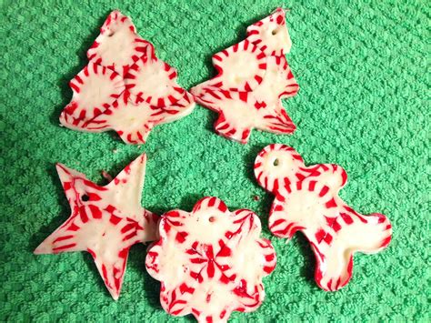All crafts are easy enough for kids. Easy Christmas Ornaments | Fotolip.com Rich image and ...