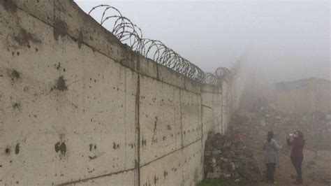 Controversial ‘wall Of Shame In Peru Separates The Rich From The Poor