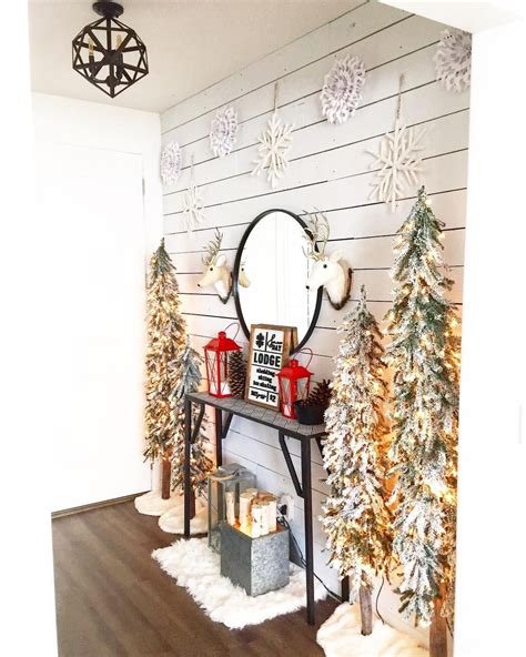 32 Fresh Festive Christmas Entryway Decorating Ideas