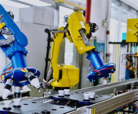 How Robotics Work In The Plastic Injection Molding Industry