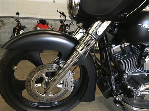 This 2009 harley davidson dyna custom for sale has a 96c.i. 2013 Harley-Davidson® FLHX Street Glide® (Flat Black), Red ...