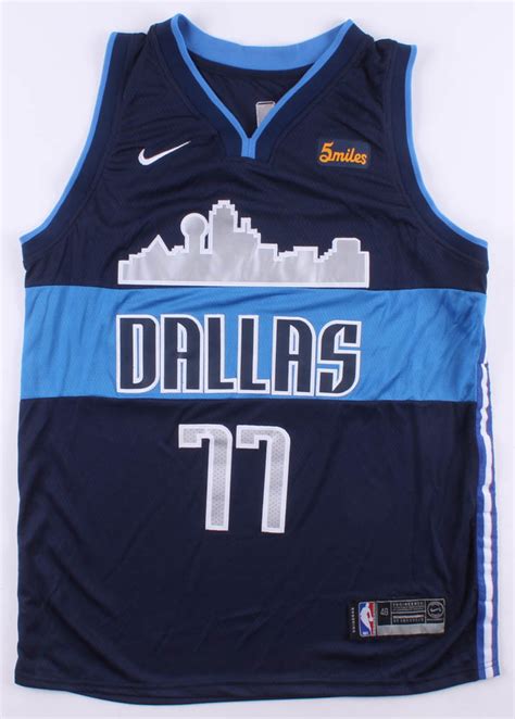 Find the latest in luka doncic merchandise and memorabilia, or check out the rest of our nba basketball. Luka Doncic Signed Mavericks Jersey (JSA COA) | Pristine ...