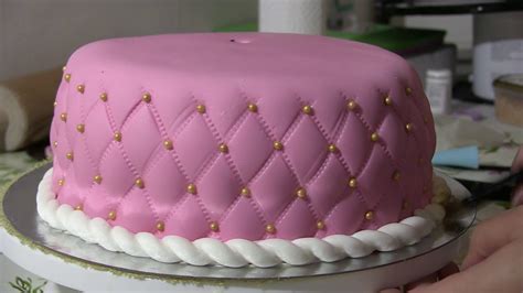 Por lo tanto, para todos aquellos a los que les gusten las gominolas y las nubes, preparamos tartas en sabores y colores para todos los gustos. Torta dos pisos - YouTube