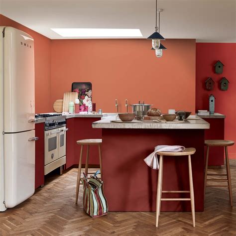 Grâce à ce simulateur de peinture, gratuit et accessible en ligne depuis n'importe quel. Une peinture orange pour une cuisine tendance et pétillante | Kitchen remodel, Kitchen, Small ...