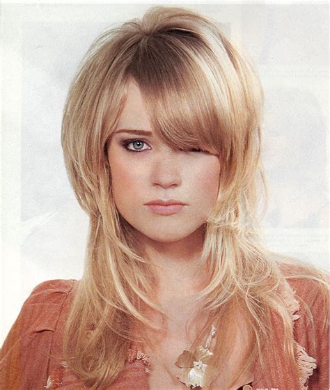The new modern haircut is a truly chic hairstyle and looks great on the oval and square shaped face. The 16 Best Haircuts For Straight Hair