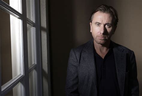 Tim Roth Cal Lightman In Lie To Me By The Window Great Actor
