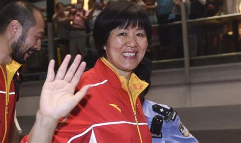 时隔12年，中国女排再度杀入奥运决赛。 惠若琪的一记探头球，让全场屏住呼吸。 一个高速旋转的排球，勾连起几代排球女将的热血与青春。 中国女排三十余年的沉浮图景被缓缓拉开。 详细. 大声读出来!排协确认2017中国女排主教练：郎平!