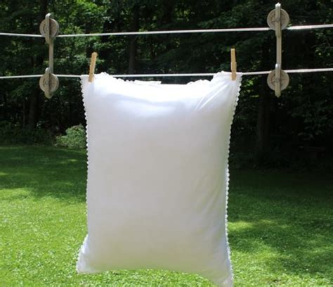 You want your clean pillow to be if you dry your memory foam pillow indoors, you may wish to place a fan on the pillow to help dry. How To Dry Pillows | Step-By-Step Guide To Properly Drying Your Pillow