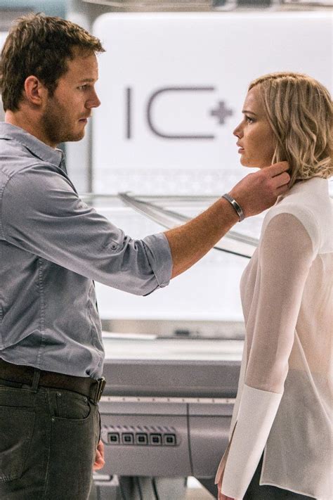 Chris Pratt And Jennifer Lawrences Chemistry Is Out Of This World In The Passengers Trailer