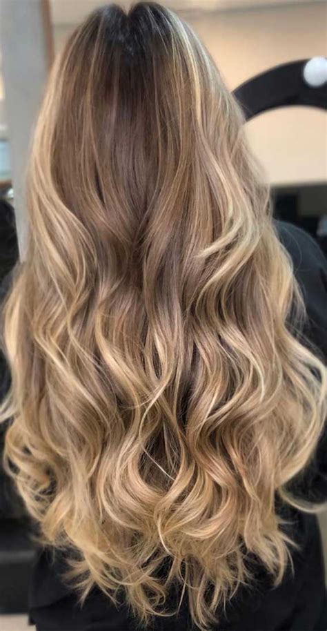 Plus, this look adds dimension to the hair, making it appear as voluminous as it was a decade ago. Try These Hair Color To Change Your Look + 35 Looks - Blonde Pearl