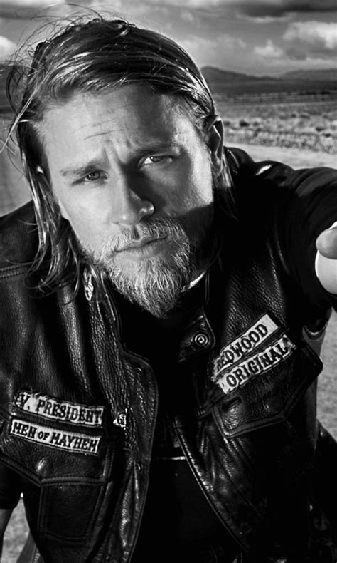 Jax Sons Of Anarchy 25 Pictures Of Charlie Hunnam On Sons Of Anarchy
