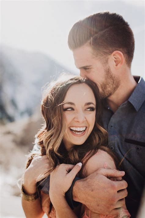 37 Romantic And Sweet Engagement Photo Ideas To Copy Engagement Photo