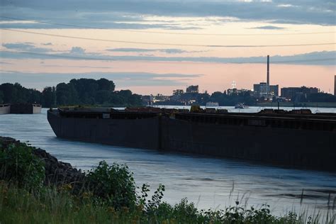 Mädel, ich bin dir so gut. Warum ist es am Rhein so schön? Teil 2 Foto & Bild ...