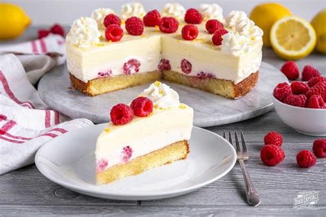 Garnish it with lemon/lime slices and fresh raspberries for an you may use white chocolate flavored pudding instead of the lemon flavored, or ladyfingers in place of the pound cake. Lemon Raspberry Cream Cheesecake | Dixie Crystals
