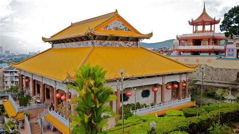 Kek lok si temple is a majestic temple and the largest buddhist temple in southeast asia. Kek-Lok-Si-Tempel in Penang - Expedia.de
