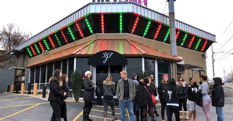 Well Known Strip Club Loses License While 100s Lose Jobs The Seattle