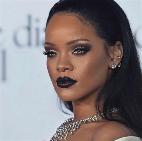 Here we gathered some images and tell you our thoughts of. Pin by Anna Markowska on Beauty | Rihanna makeup, Rihanna ...