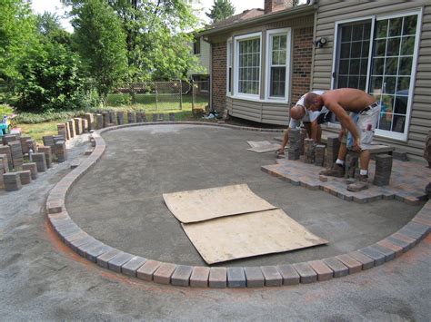 Clever Paver Patio Ideas With Natural Brick In Curve Shape Design In