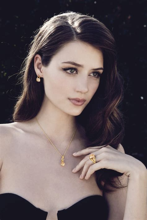 You can apply dark purple or dark. Three Timeless Makeup Looks Every Woman Love - Pretty Designs