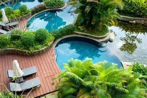 15 Amazing Backyard Swimming Pool Designs