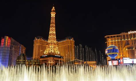 Las Vegas Nevada Usa Fountains Paris Night Las Vegas Nevada The