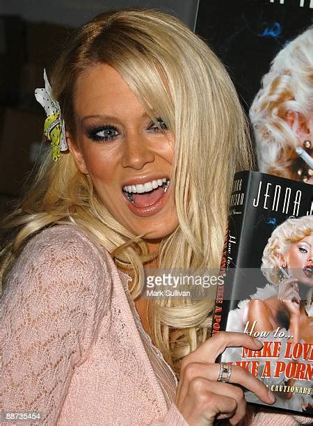 Jenna Jameson Signs Photos And Premium High Res Pictures Getty Images