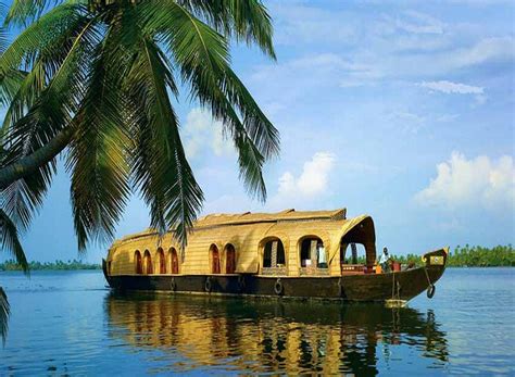 Best Backwaters Destinations In Kerala
