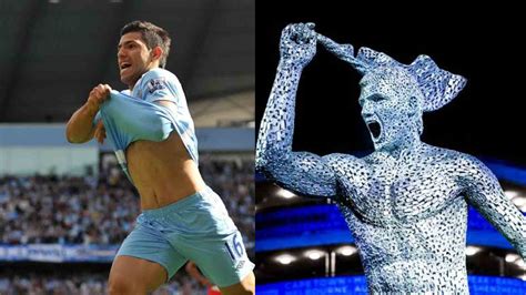 O Manchester City revela uma estátua de Sergio Aguero do lado de fora do Etihad Stadium no º