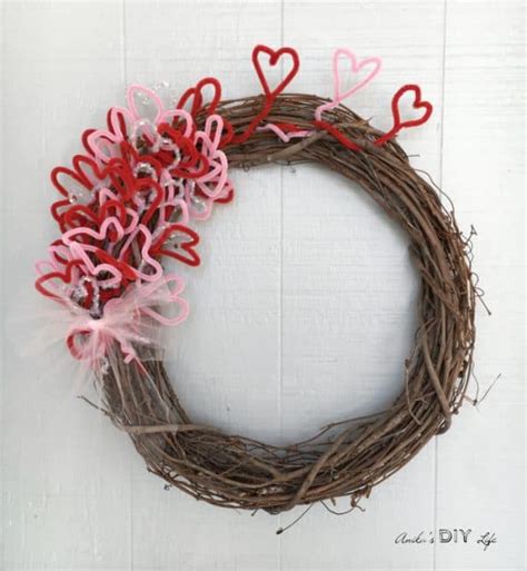 17 Diy Valentines Day Wreath Ideas To Make Easy Valentines Day Decor