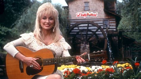 5 Things To Know About Dolly Parton