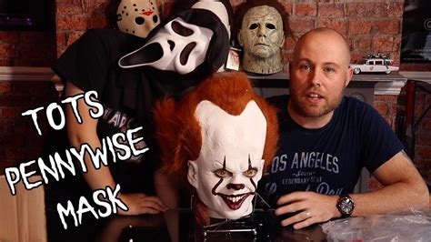 Trick Or Treat Studios Pennywise Mask Unboxing Tots Pennywise Mask