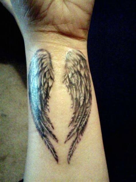 28 Elegant Angel Wings Tattoos On Wrists Wrist Tattoo Pictures
