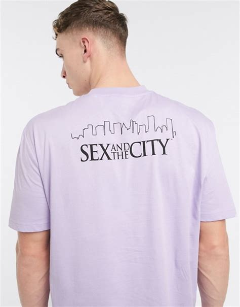 Camiseta Holgada En Lila Con Estampado En La Espalda Sex And The City