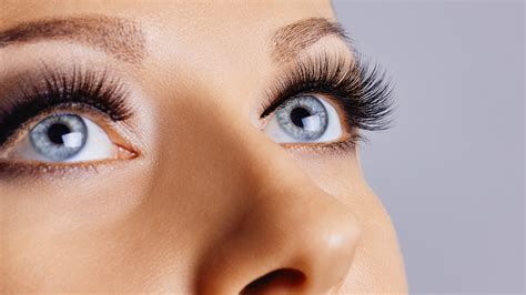 the best false eyelashes for your eye shape
