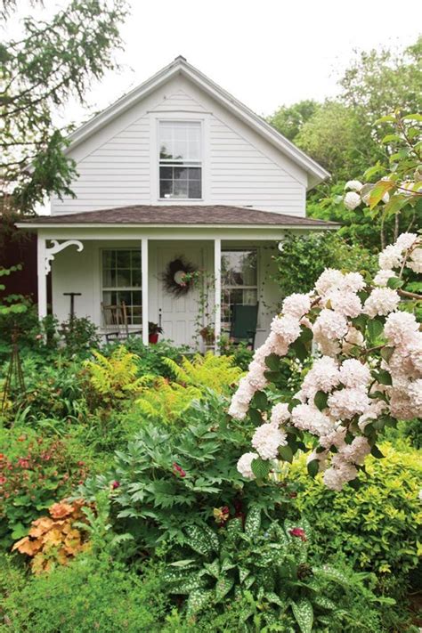 Take A Peek Inside This Garden Writers Green Oasis Cottage Journal