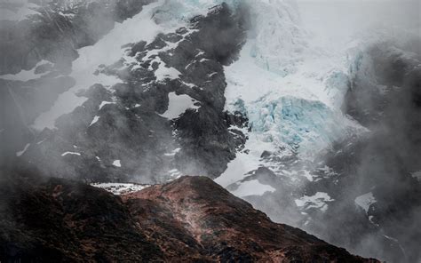 Download Wallpaper 3840x2400 Mountain Glacier Fog Ice Relief 4k