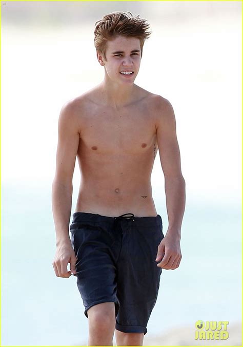 Justin Bieber Shirtless In Cabo With Selena Gomez Justin Bieber And