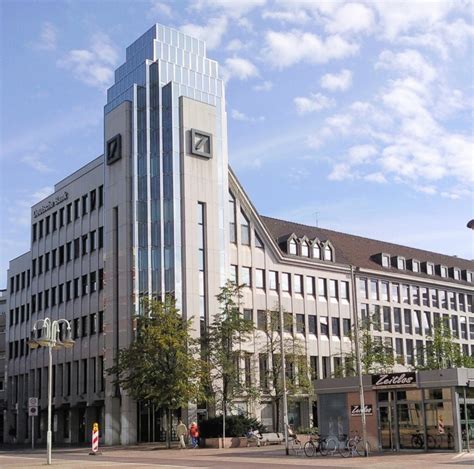 © 2021 deutsche bank ag, frankfurt am main Der Umbau der Deutschen Bank - weg mit der Bad Bank