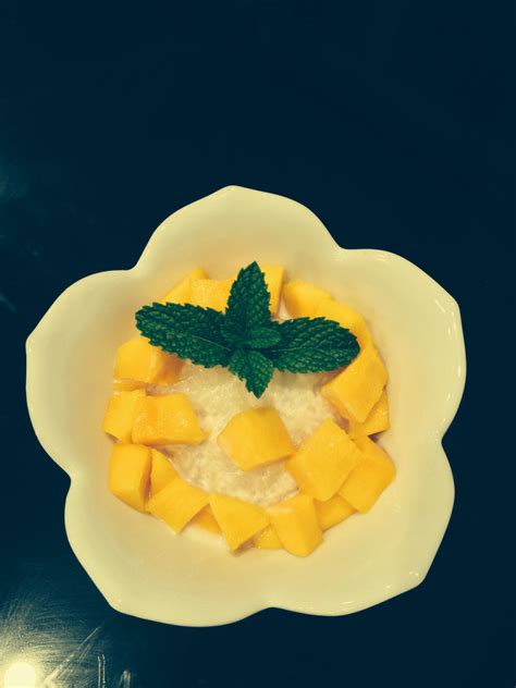 Sticky Sweet Rice With Mango Thai Dishes Food Dishes