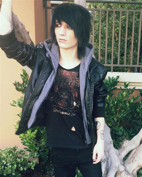 Why Are Emos Like These Attractive To Me Johnnie Guilbert Cute Emo