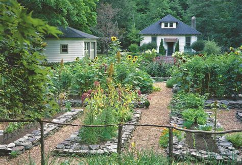 Vegetable cottage garden | Vegetable garden trellis, Home vegetable garden, Backyard vegetable ...