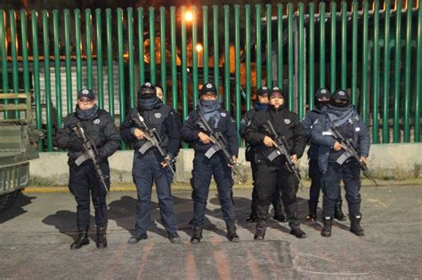 Una pareja de policías locales que fue captada en pleno acto sexual dentro de una patrulla en horario de servicio y uniformados, . Crean célula de mujeres policías en Ecatepec. - Ecatepec ...