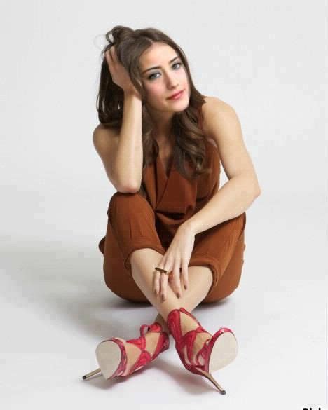 Turkish Actress Hazal Kaya Girl Photography Poses Girl Photo Poses