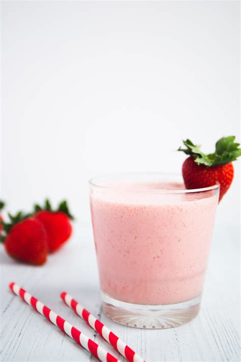 Strawberry Yogurt Smoothie - Spoonful of Kindness
