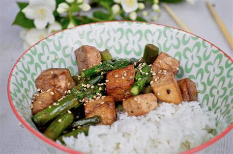 Beh, lasciate che via dia questa buona notizia: Asparagi e Tofu in Salsa di Soia con Riso Basmati ...
